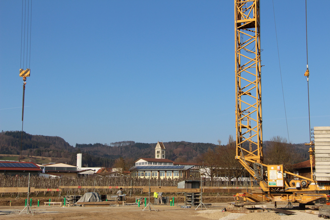 Kran über der Baustelle